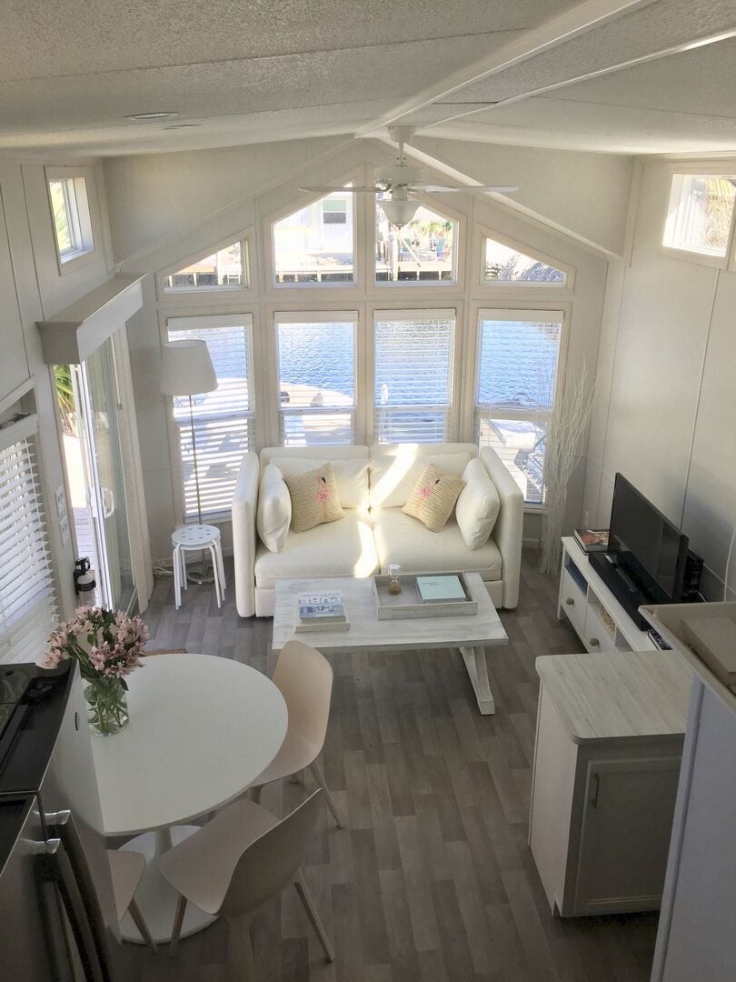 Newman Hospitality-Isla KLK 70-image-1