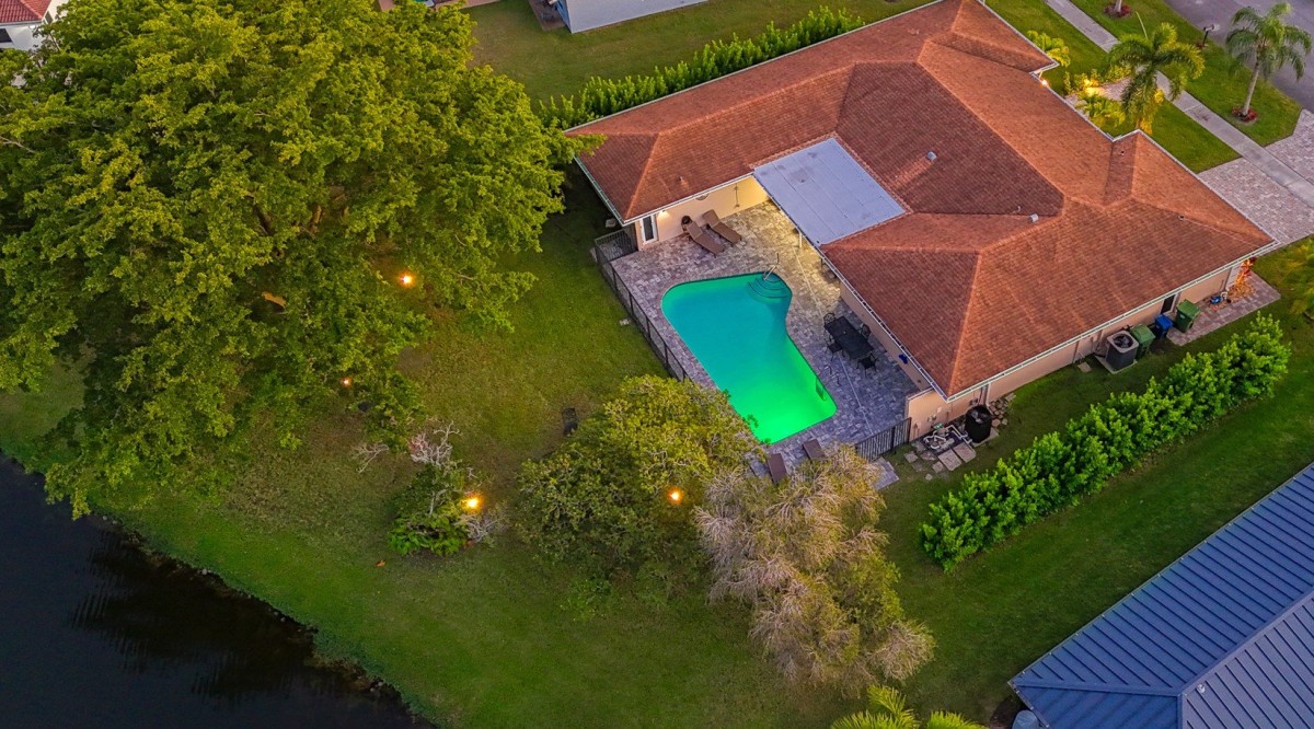 Newman Hospitality-Weston Watersedge-image-1
