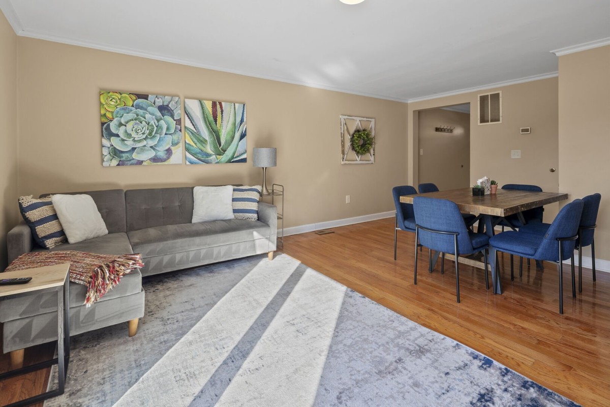Newman Hospitality-Ste MosbeyDistrict 10-image-1