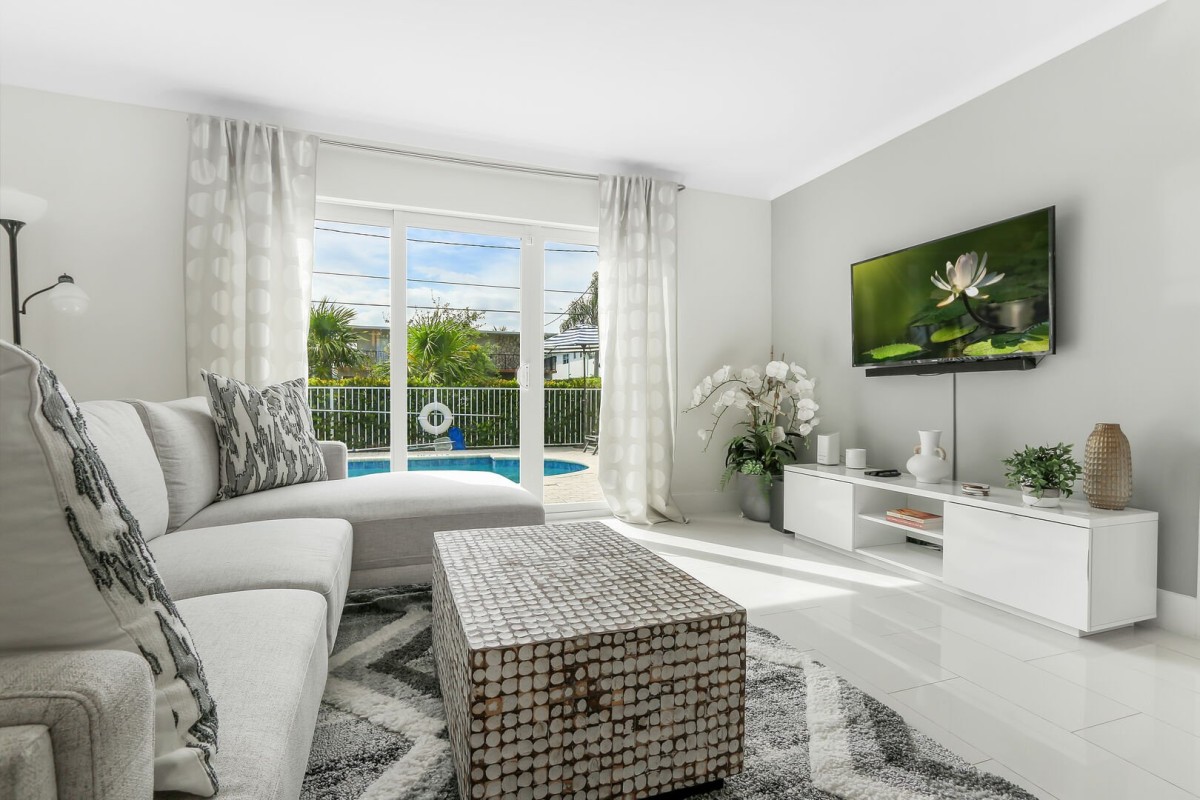 Newman Hospitality-Pompano Riverside Collection-image-1